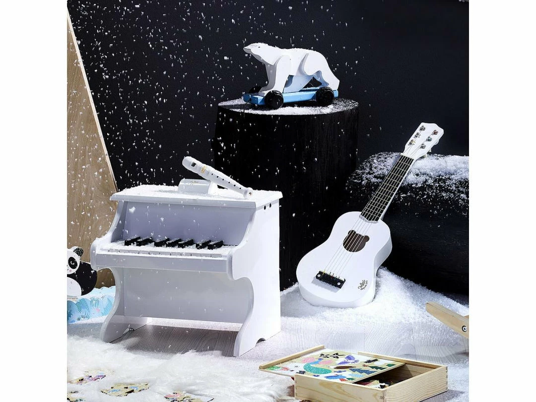 VILAC - 18-Key White Upright Piano With Scores