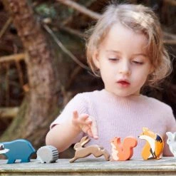 TENDER LEAF TOYS - 8 Woodland Animals With Shelf Miniature Play Worlds